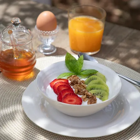 Korona Boutique Oitilon