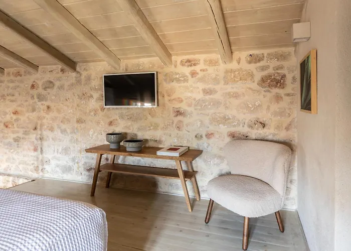 Korona Boutique Apartment Itylo